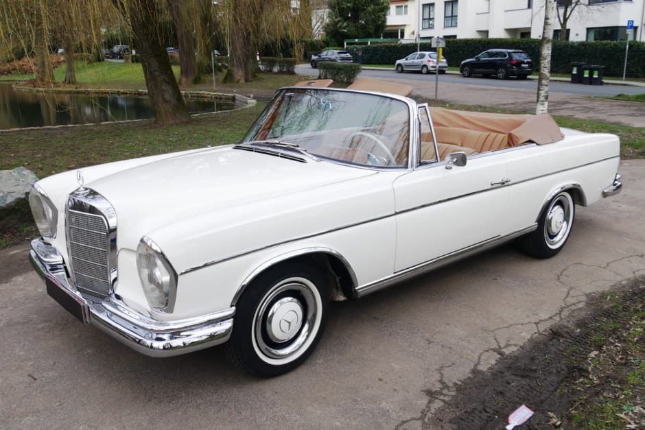 1964 Mercedes-Benz W112 sold for $87,500