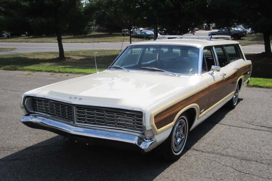 1968 Ford Country Squire sold for $18,750