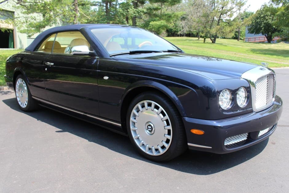 2009 Bentley Azure sold for $250,712