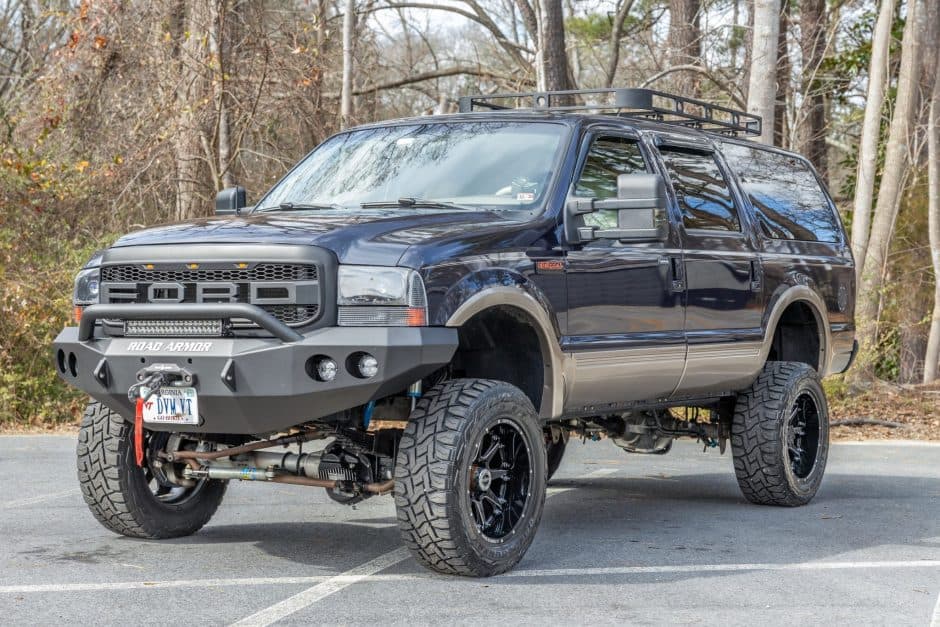 2001 Ford Excursion sold for $44,777