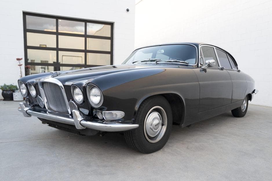 1966 Jaguar sold for $8,900