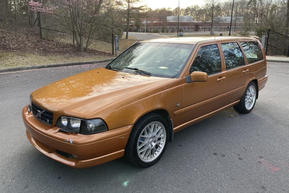1998 Volvo V70R sold for $10,750