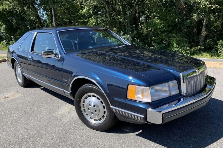 1987 Lincoln Continental Mark VII & Mark VII sold for $11,030