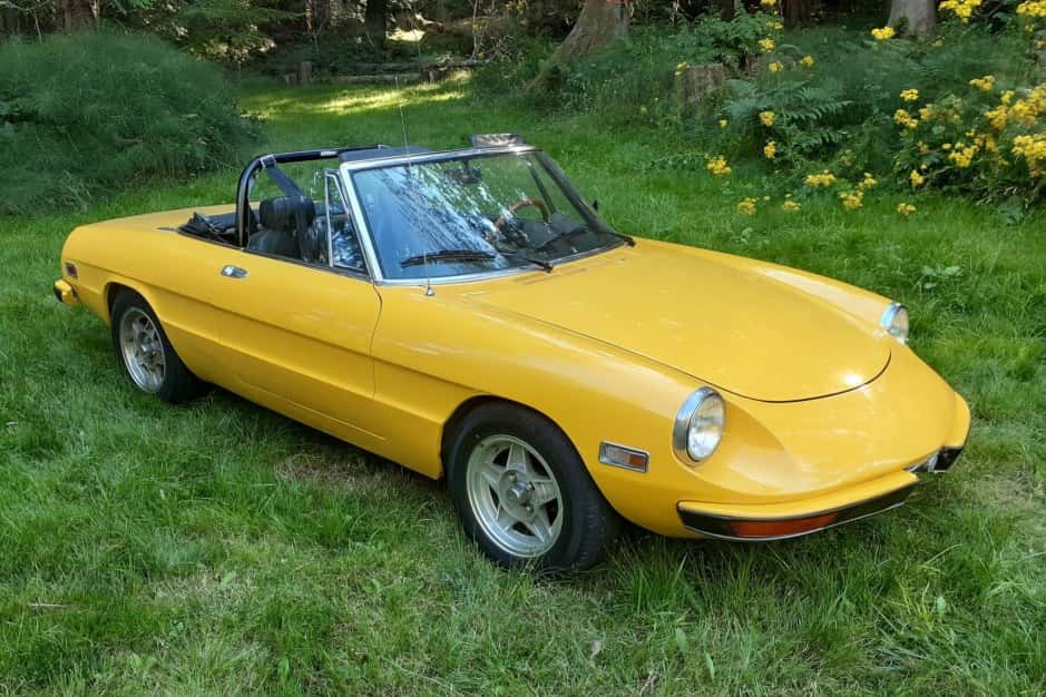 1972 Alfa Romeo 105/115 Spider Series 2 sold for $10,250