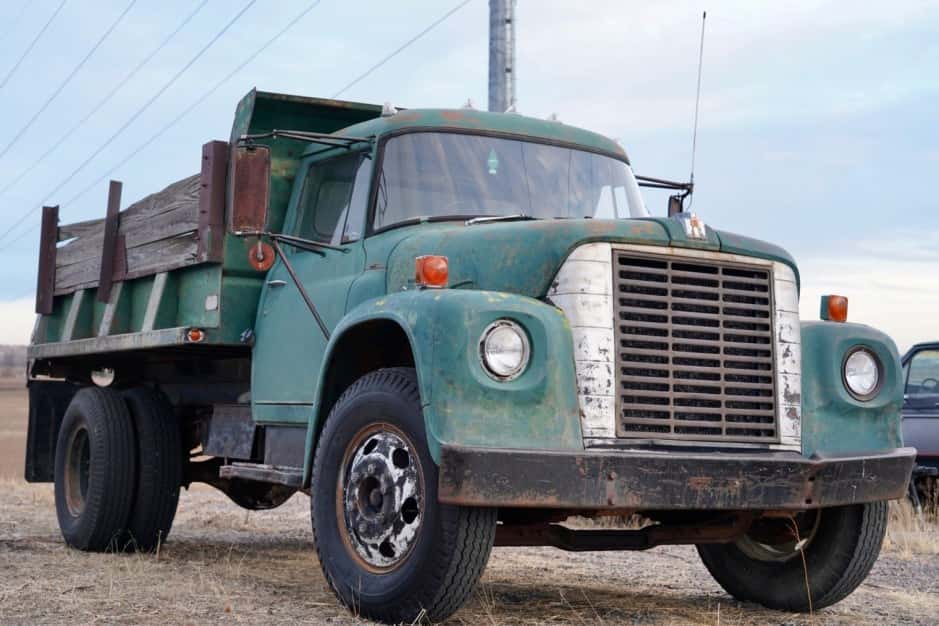1971 International Harvester Loadstar sold for $5,400