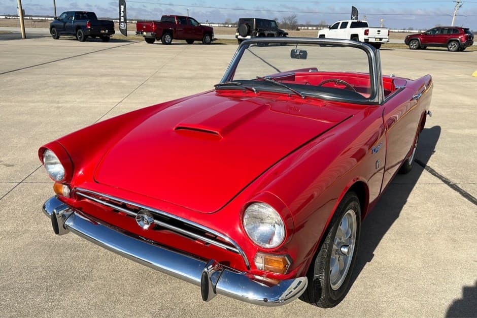 1965 Sunbeam Tiger sold for $31,555