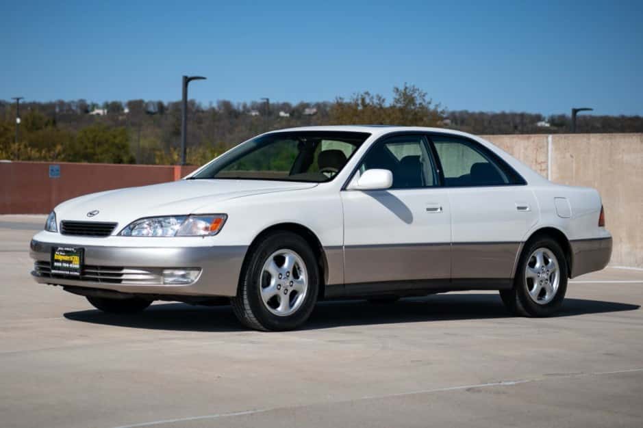 1999 Lexus ES sold for $13,750