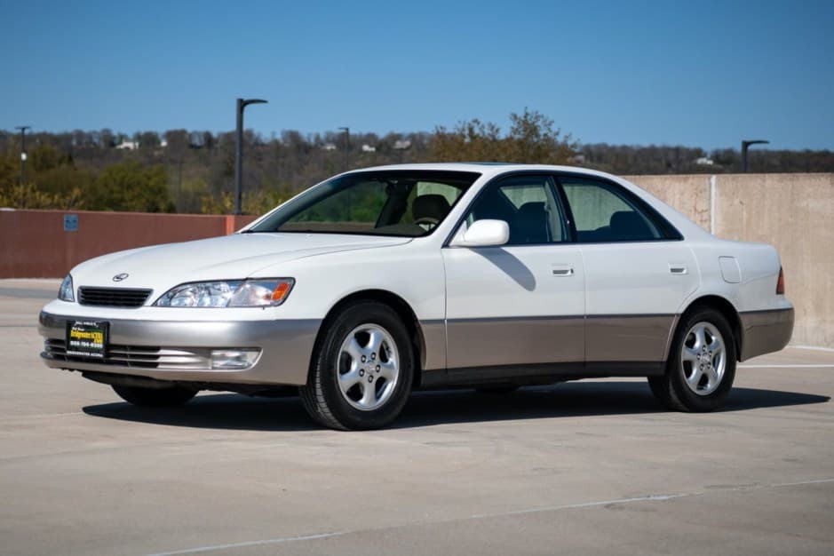 1999 Lexus ES sold for $13,750