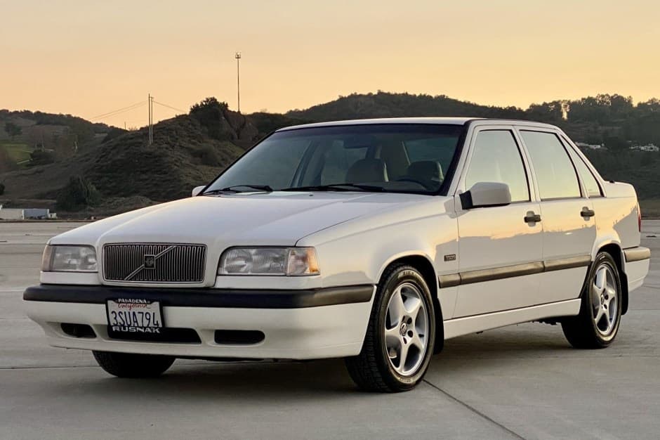 1996 Volvo 850 sold for $3,350