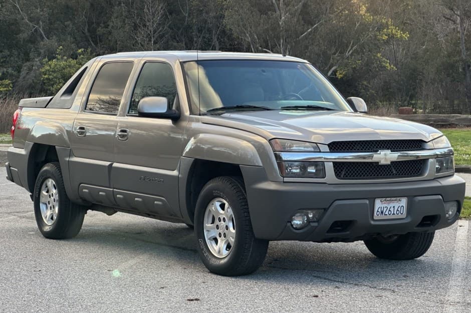2002 Chevrolet Avalanche sold for $13,250