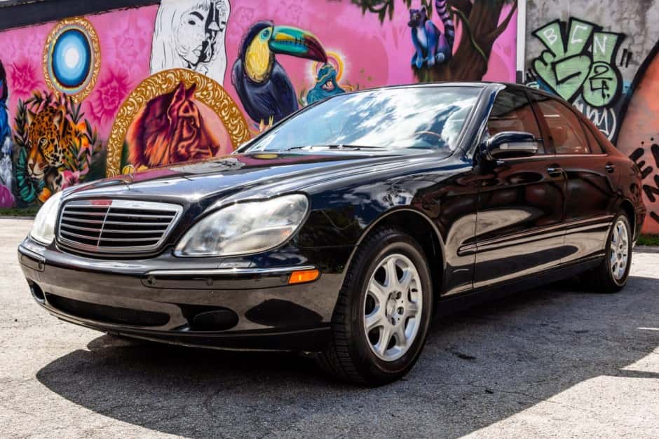 2000 Mercedes-Benz W220 S-Class sold for $6,500