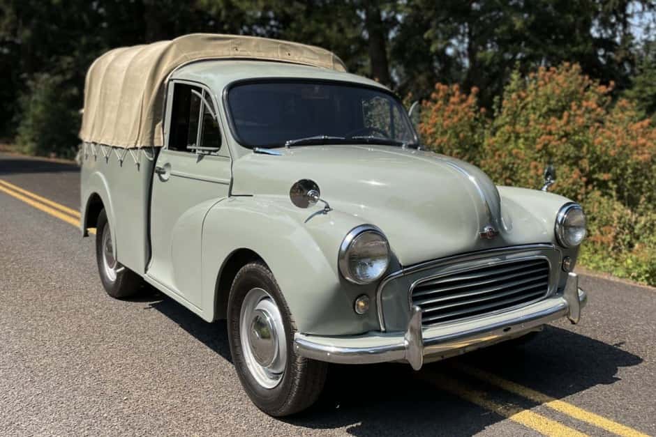 1961 Morris Minor sold for $13,600