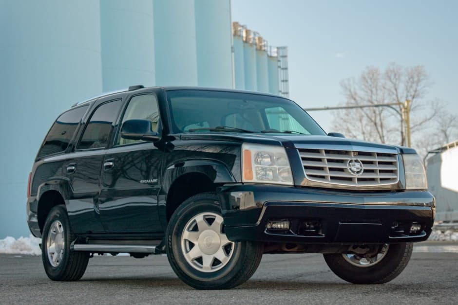 2002 Cadillac Escalade & EXT GMT800 (2002-2006) sold for $12,350