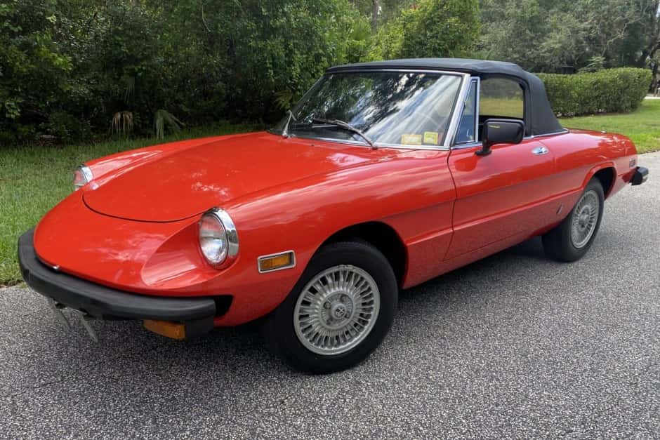 1976 Alfa Romeo 105/115 Spider Series 2 sold for $8,350