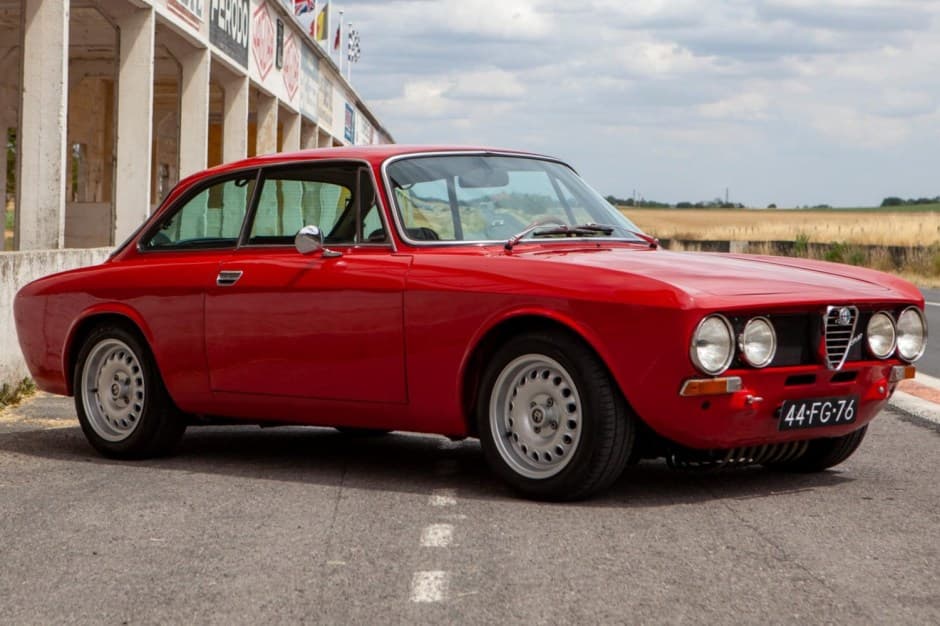 1975 Alfa Romeo 105/115 Series Coupe sold for $32,500