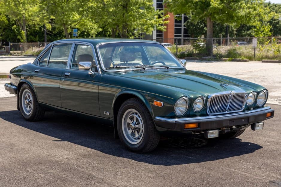 1982 Jaguar XJ Series 3 (1980-1992) sold for $7,500