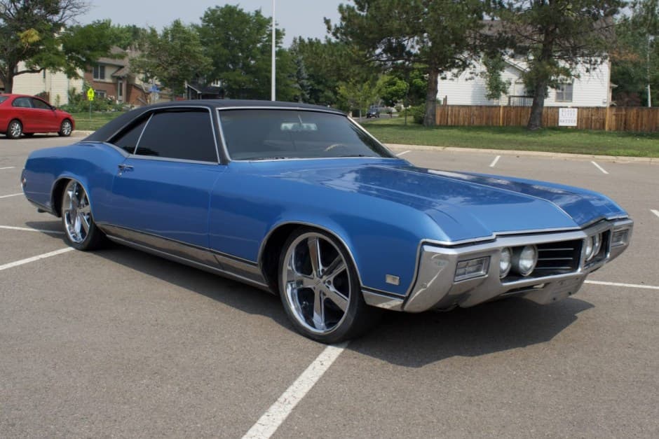 1969 Buick Riviera sold for $7,500