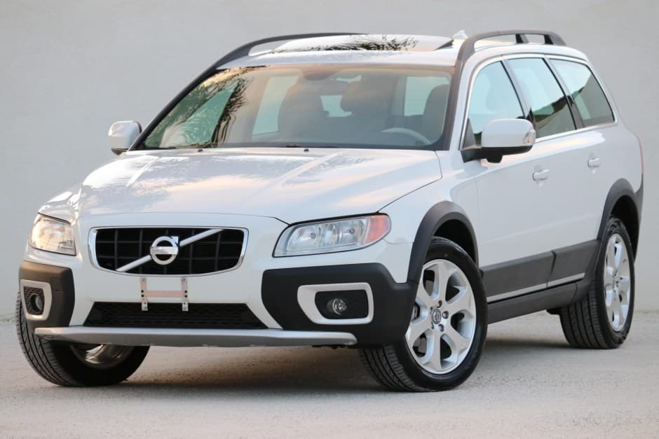 2011 Volvo XC70 sold for $23,250