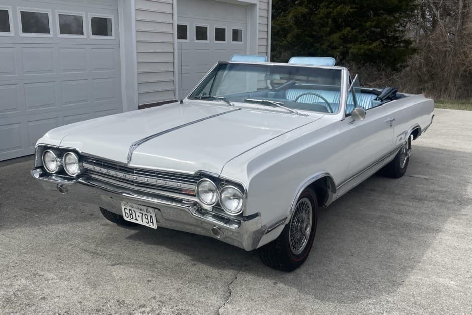 1965 Oldsmobile 442 sold for $22,500