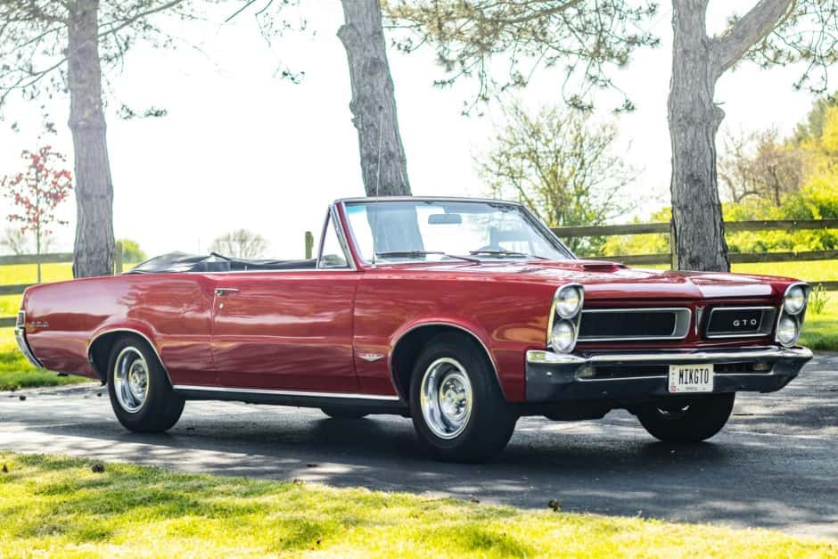 1965 Pontiac GTO sold for $33,901