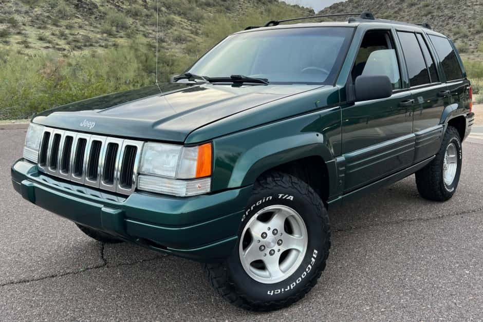 1998 Jeep ZJ Grand Cherokee sold for $12,250