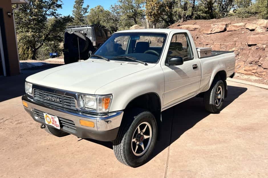 1989 Toyota Pickup (N80/90/100/110 1989-1997) sold for $13,550