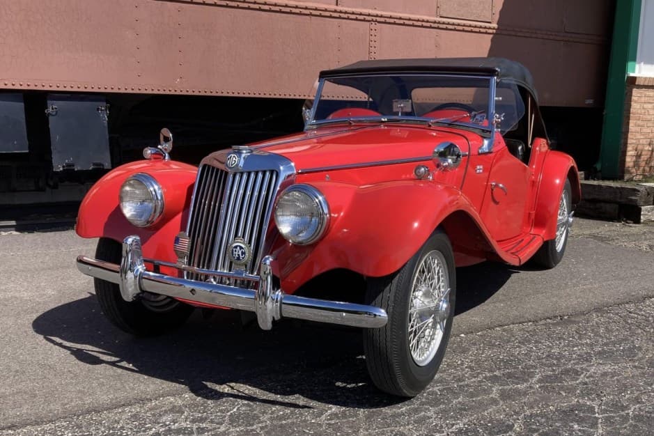 1954 MG TF sold for $27,000