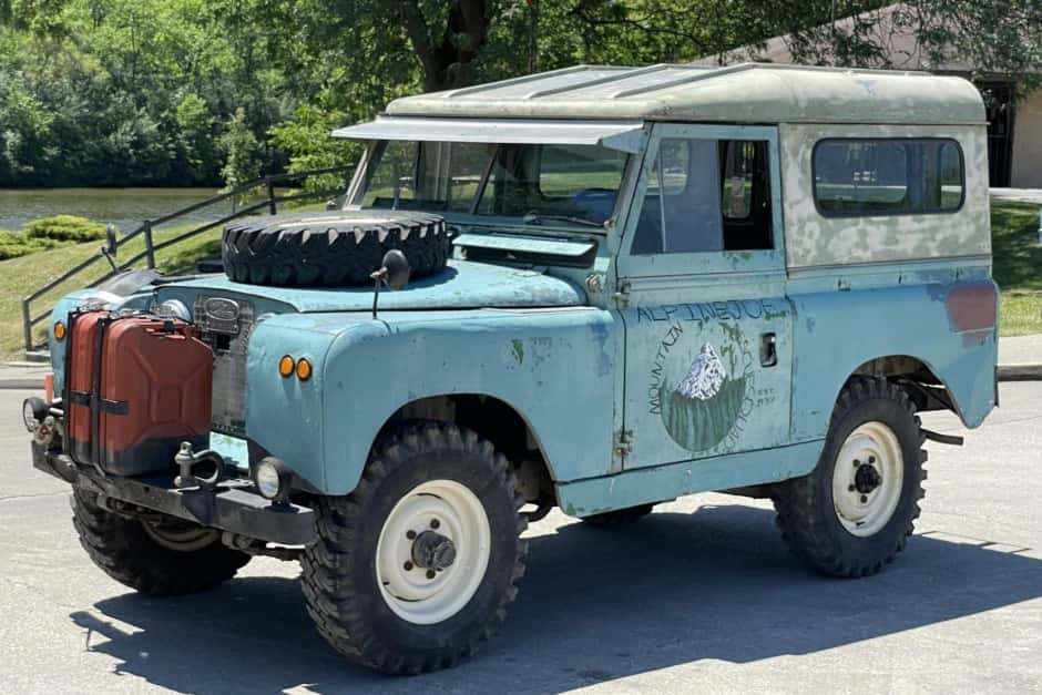 1963 Land Rover Series 88 sold for $13,250
