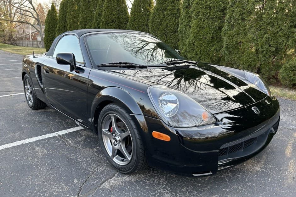 2000 Toyota W30 MR2 sold for $16,000