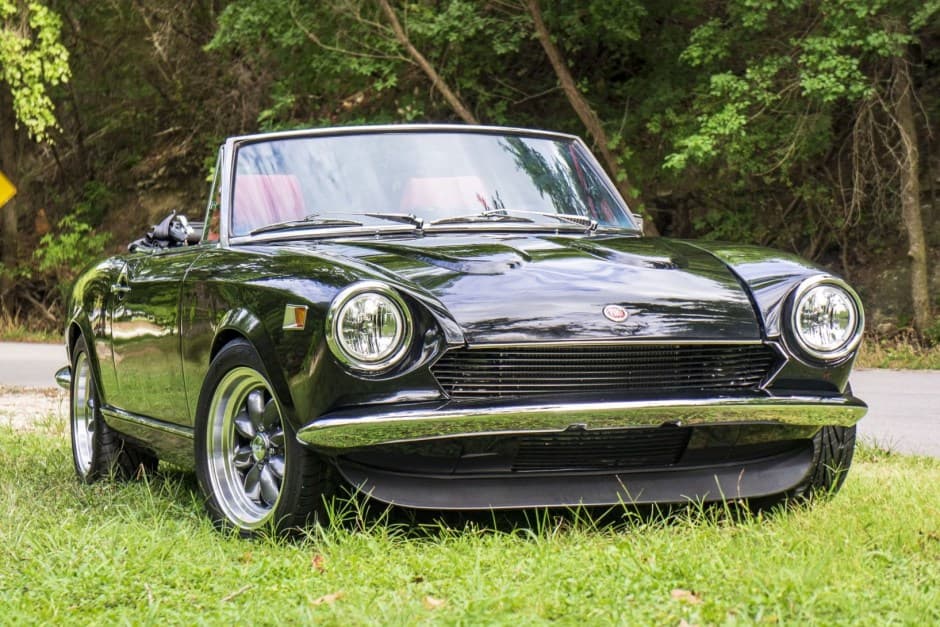 1978 Fiat 124 Spider (1966-1985) sold for $8,300