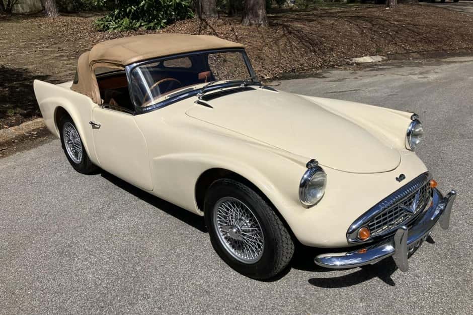 1960 Daimler SP250 sold for $16,925