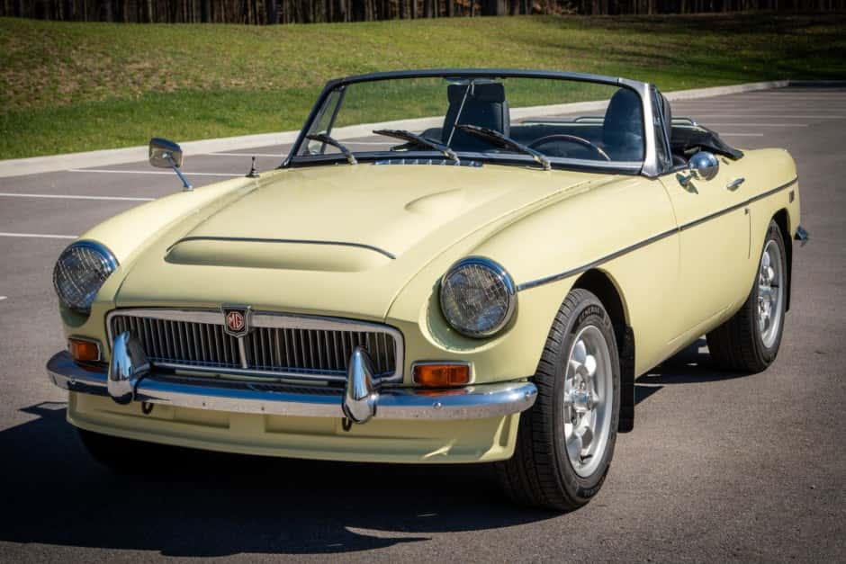 1969 MG MGC sold for $29,000