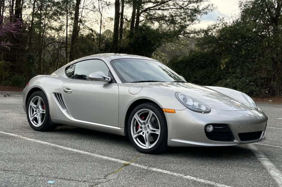 2011 Porsche 987 Cayman sold for $41,000