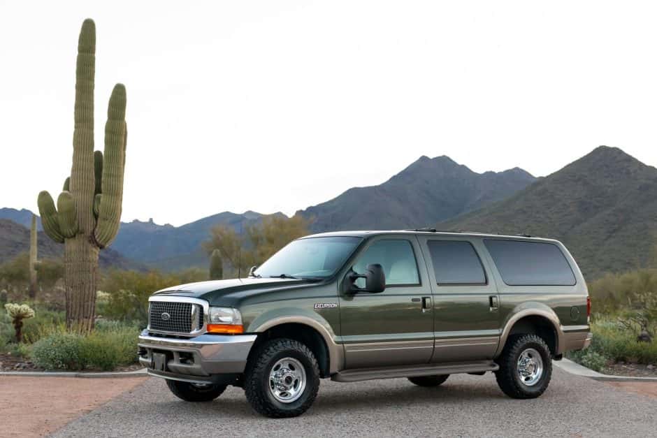 2000 Ford Excursion sold for $31,000
