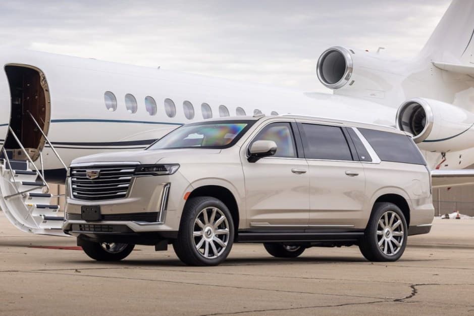2021 Cadillac Escalade T1XL (2021-) sold for $113,000