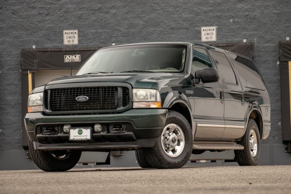 2003 Ford Excursion sold for $26,500