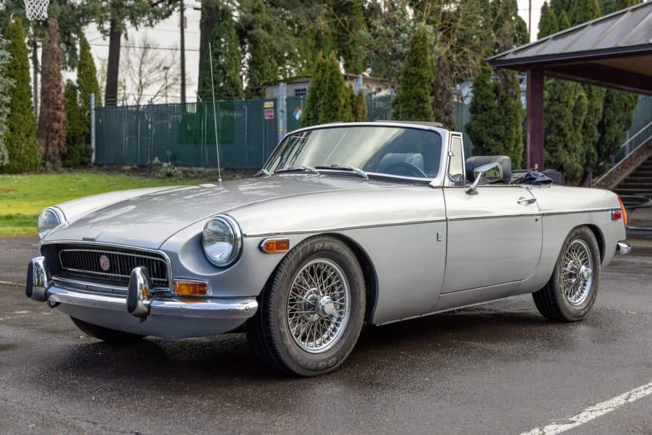 1972 MG MGB sold for $12,500