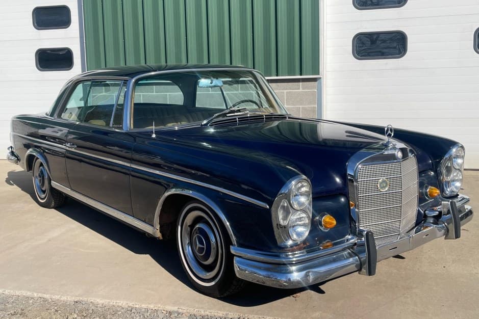 1967 Mercedes-Benz W112 sold for $27,500