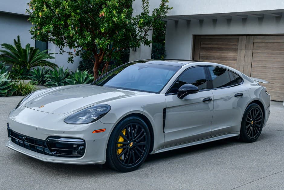 2020 Porsche Panamera sold for $86,000