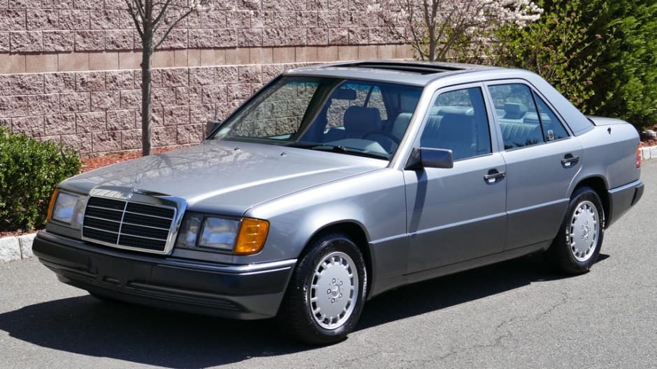 1991 Mercedes-Benz W124 E-Class sold for $20,000