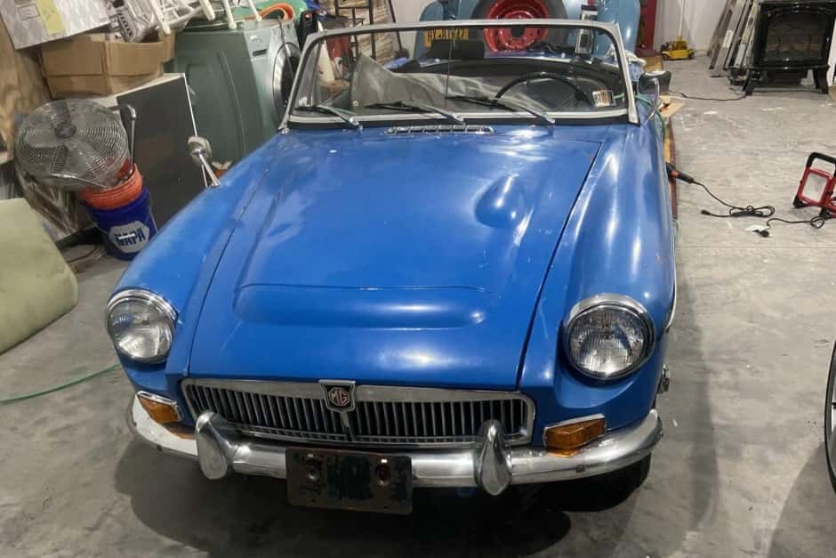 1969 MG MGC sold for $3,350