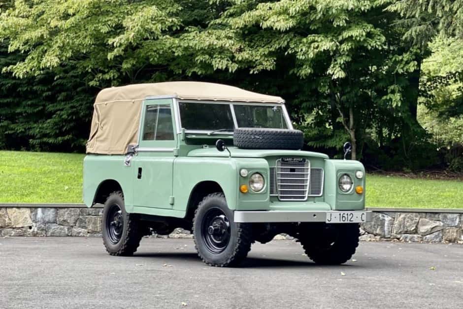 1976 Land Rover Series 88 sold for $28,750