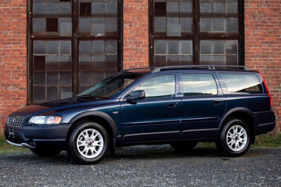 2004 Volvo XC70 sold for $11,000