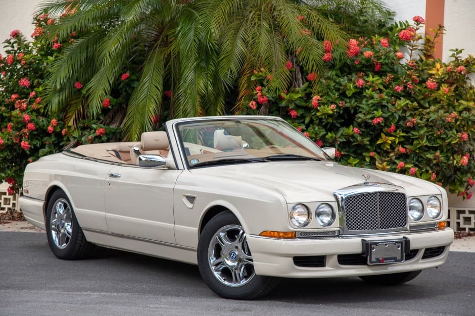 2001 Bentley Azure sold for $70,000
