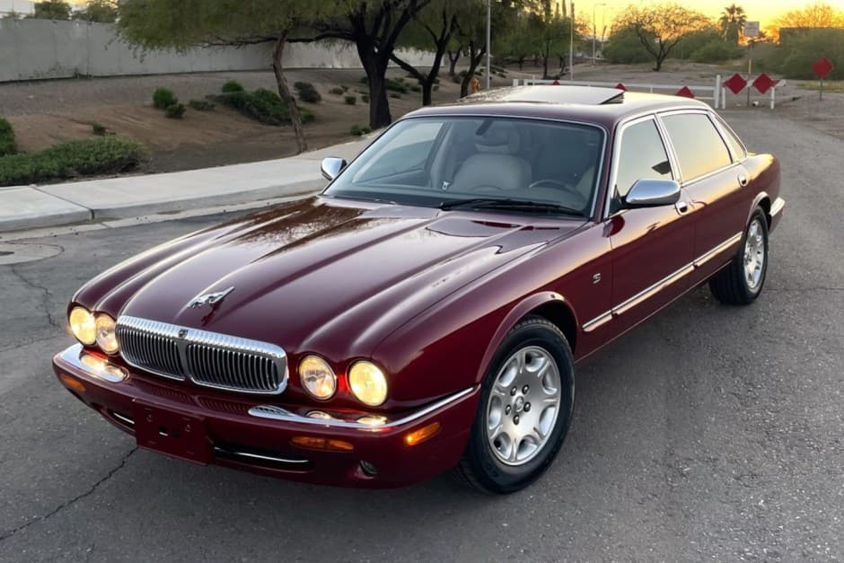 2001 Jaguar X308 XJ (1998-2003) sold for $16,000
