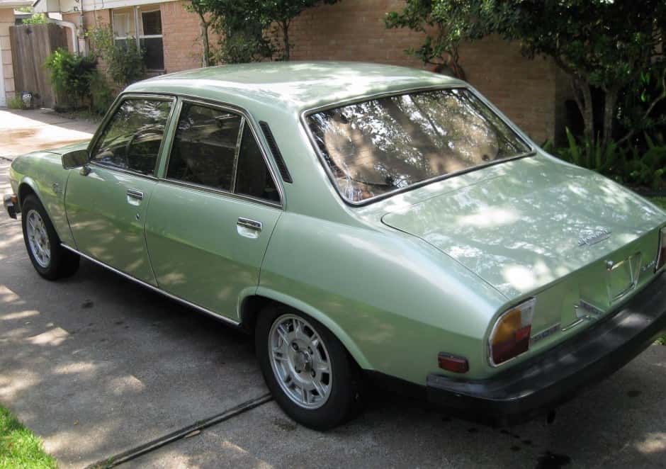 1979 Peugeot 504 sold for $4,433