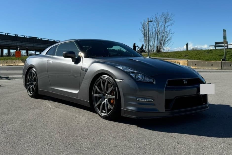 2014 Nissan GT-R R35 sold for $73,500