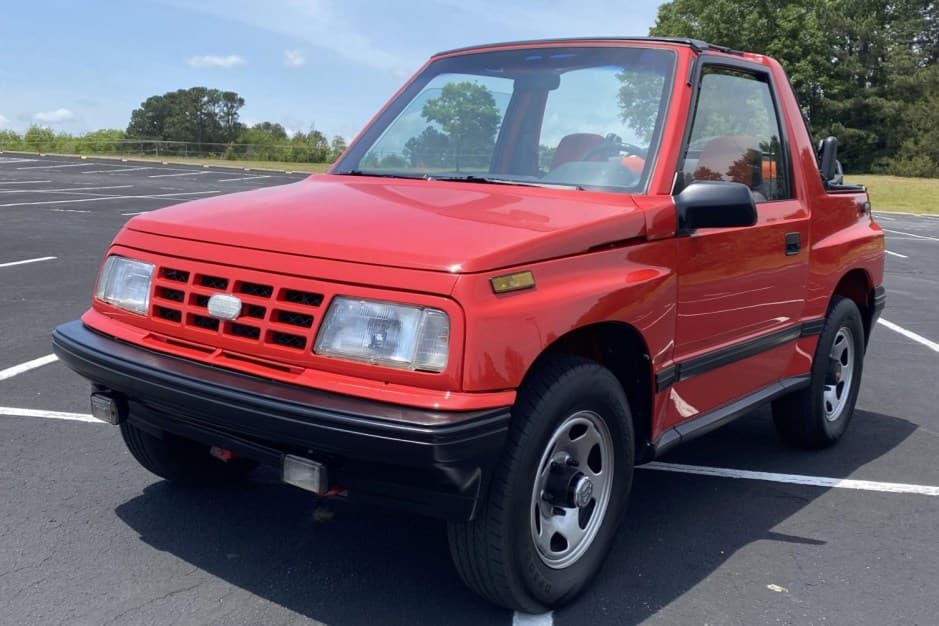 1992 Geo Tracker/Suzuki Sidekick sold for $8,777