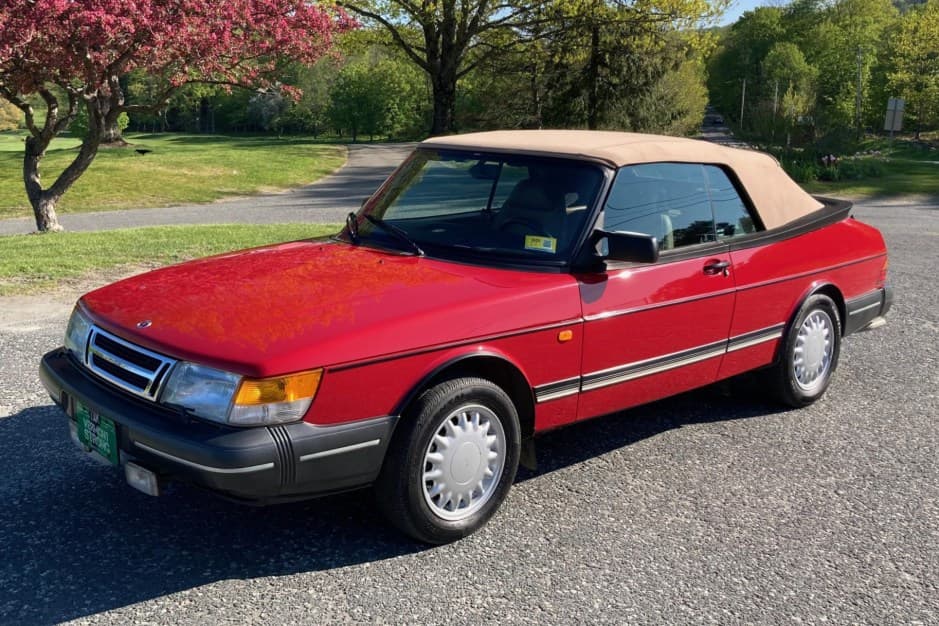 1994 Saab 900 sold for $16,000