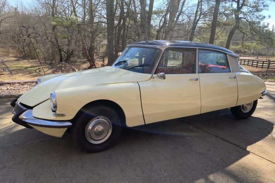 1967 Citroen DS sold for $15,500